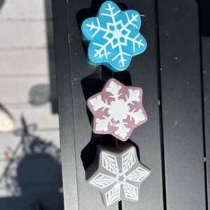 Temp-Tations Festive Snowflake Decor - Blue, Purple, Gray